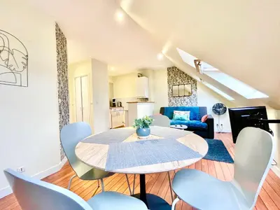 Cuisine ou kitchenette dans l'établissement Brest Centre - Appartements - Le Vauban - Lumineux - Centre Ville - Proche Boutiques et Restaurants