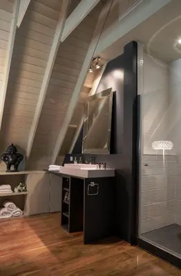 Salle de bains dans l'établissement Le Pavillon de Kériolet
