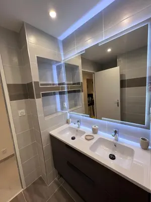 Salle de bains dans l'établissement Appartement brest st-marc 6-8personne 2min centre