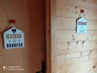 Certificat, récompense, panneau ou autre document affiché dans l'établissement Chalet Familial en Bois à 150 m de la Mer