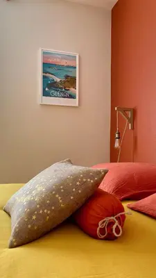 Un ou plusieurs lits dans un hébergement de l'établissement Grand appartement familial - 3 chambres - Plages & Centre à pied