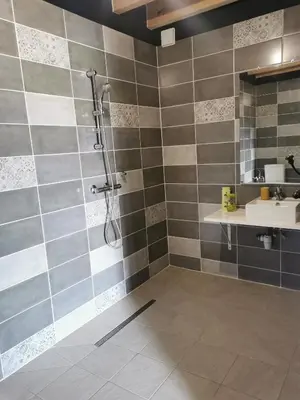 Salle de bains dans l'établissement Les gîtes de L'hermine