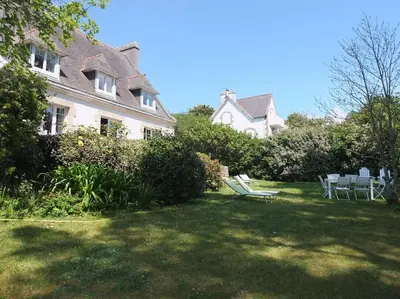 Jardin de l'établissement Maison lumineuse 2mn plage et village de Morgat