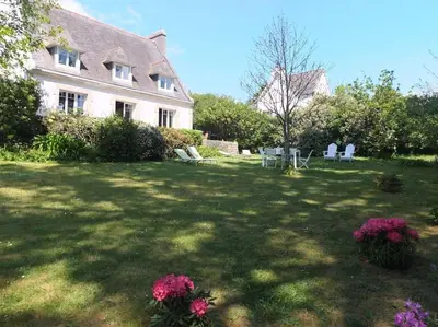Jardin de l'établissement Maison lumineuse 2mn plage et village de Morgat