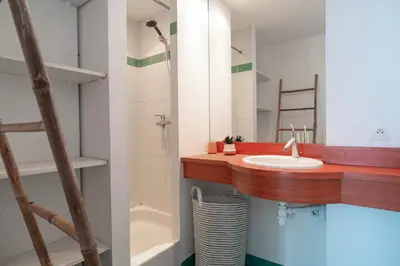 Salle de bains dans l'établissement France - Appt pour 4 proche plage