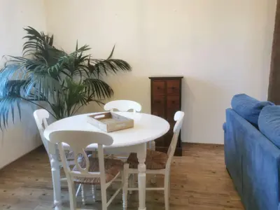 Coin salon dans l'établissement Ker Yaël – Maison familiale avec grand jardin à 5min de la plage Saint Jean du doigt
