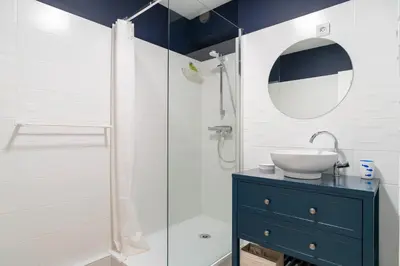 Salle de bains dans l'établissement Ty Menez - Proche plage pour 4