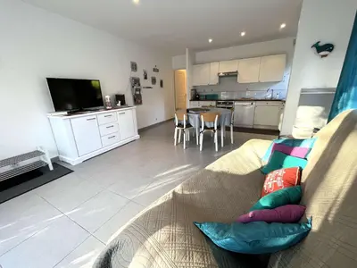 Cuisine ou kitchenette dans l'établissement Terrasse au calme, cœur de Bénodet, appartement à 400m de la plage avec parking privatif - FR-1-481-133