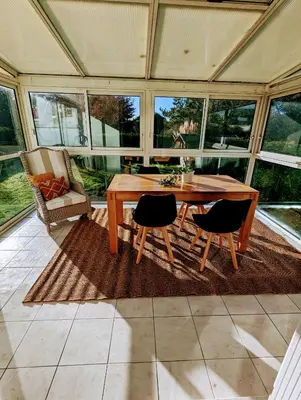 Balcon ou terrasse dans l'établissement Charming House in the Cabellou on coastal trail