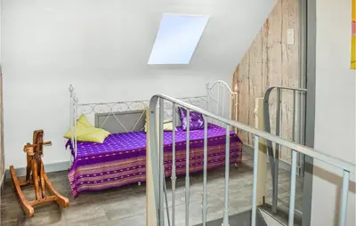 Un ou plusieurs lits dans un hébergement de l'établissement 3 Bedroom Beautiful Home In Lanvellec