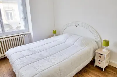 Un ou plusieurs lits dans un hébergement de l'établissement À 600m de la plage, maison pour 6 avec terrasse
