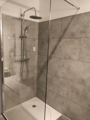 Salle de bains dans l'établissement maison de vacances locquirec