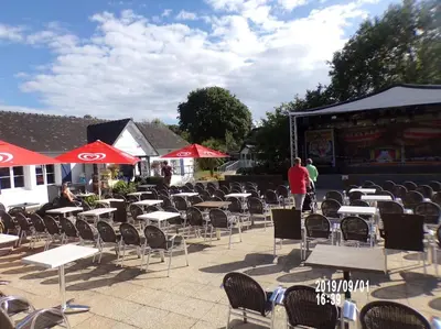 Restaurant ou autre lieu de restauration dans l'établissement mobil-home 4/6 pers
