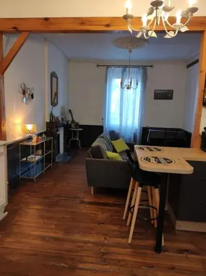 Coin salon dans l'établissement Logement entier 50 m² proche centre ville