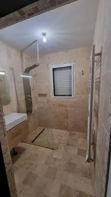 Salle de bains dans l'établissement Maison 3 chambres vue mer et phare