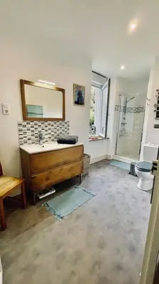 Salle de bains dans l'établissement Ti-maen - La maison de pierres