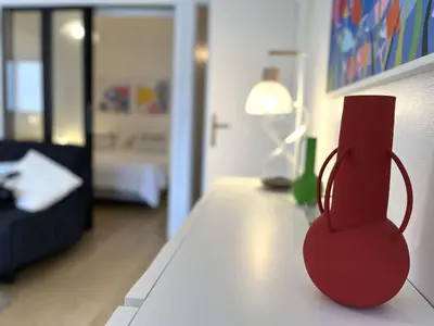 Un ou plusieurs lits dans un hébergement de l'établissement Appartement rénové à Bénodet, plage à 100m, terrasse, parking, proche thalasso et restaurants - FR-1-481-136