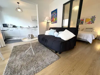 Un ou plusieurs lits dans un hébergement de l'établissement Appartement rénové à Bénodet, plage à 100m, terrasse, parking, proche thalasso et restaurants - FR-1-481-136