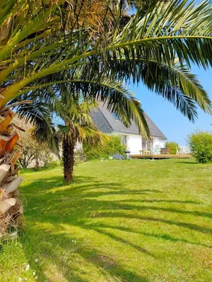 Jardin de l'établissement Calme et lumière à 2 pas de la mer