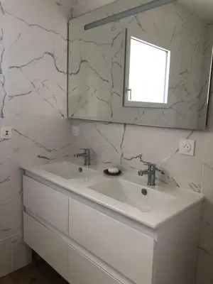 Salle de bains dans l'établissement Chez Yolande