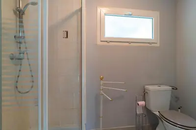Salle de bains dans l'établissement L'Unan - 1km de la plage