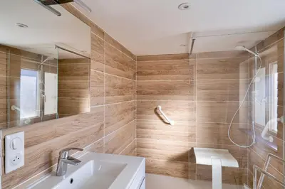 Salle de bains dans l'établissement Vacances en duo près de la mer