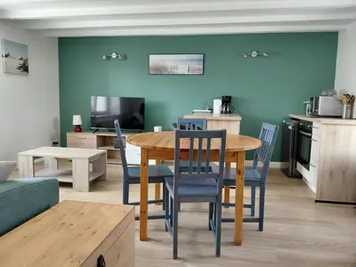 Cuisine ou kitchenette dans l'établissement Charmant petit T2 à proximité de Quimper
