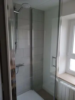 Salle de bains dans l'établissement Charmant petit T2 à proximité de Quimper
