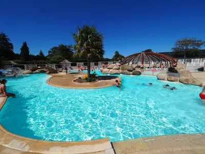 Piscine de l'établissement Camping Landudec ou située à proximité