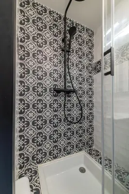 Salle de bains dans l'établissement L'INDOCHINE