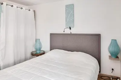 Un ou plusieurs lits dans un hébergement de l'établissement Maison classée 4 étoiles pour 6 au coeur du Guilvinec
