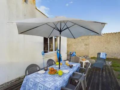 Terrasse ou espace extérieur de l'établissement Maison pour 5 - 100m de la plage