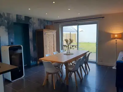 Cuisine ou kitchenette dans l'établissement TYKA Le Cube Lesneven, à 10 min des plages