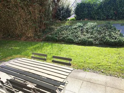 Jardin de l'établissement Appartement avec WIFI, terrasse, jardin, parking privé à 800m de la plage à Trébeurden - FR-1-368-386