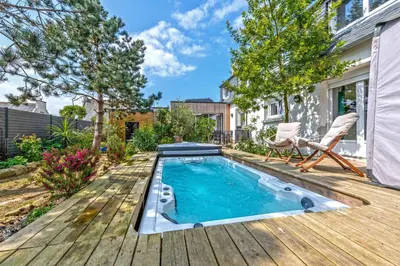 Piscine de l'établissement Ty Frimousse ou située à proximité