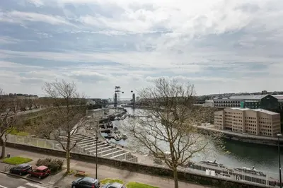 Vue sur la rivière ou le fleuve situé(e) à proximité de l'appartement